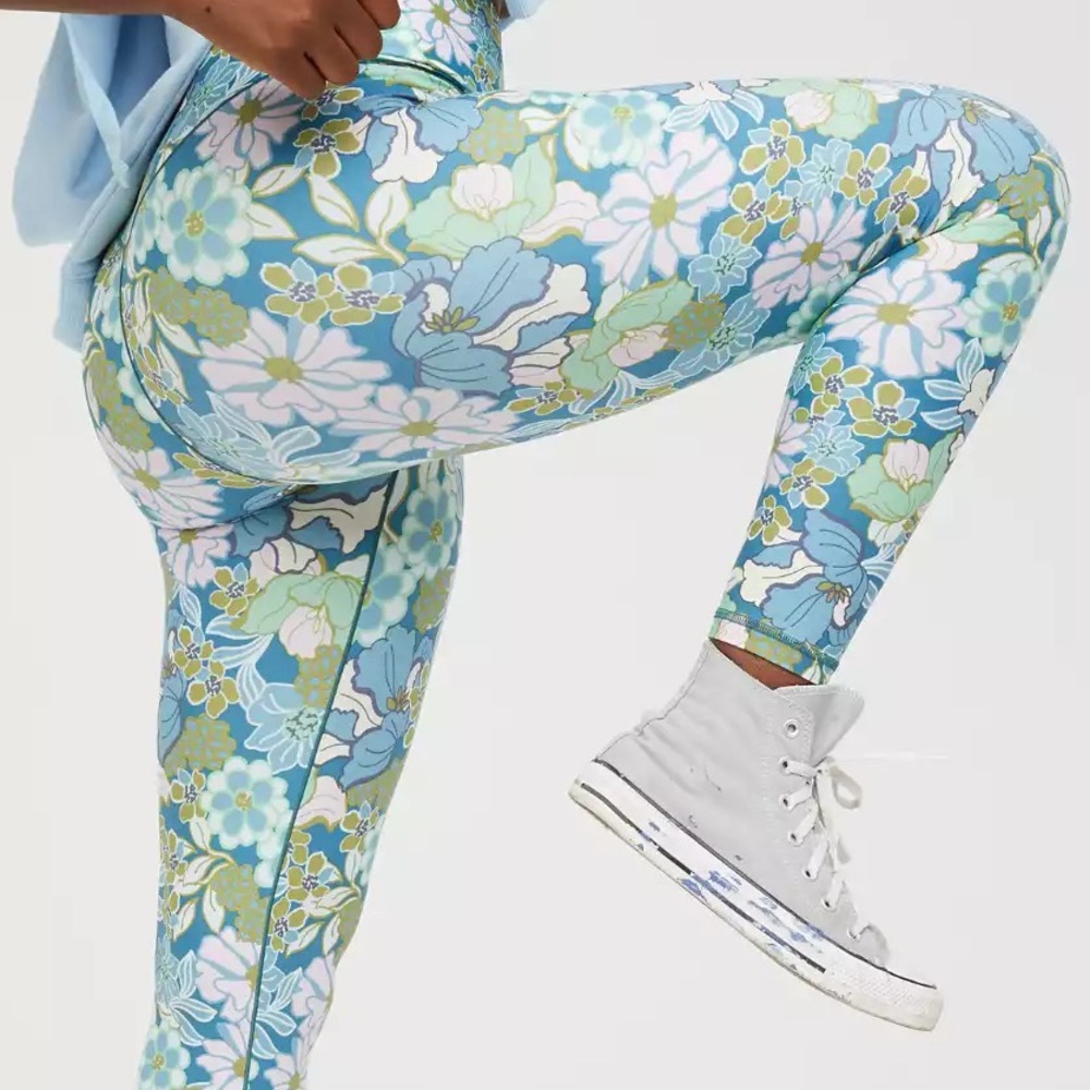NWOT Aerie Floral Crossover Leggings M